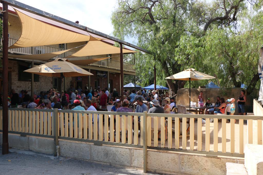 The Priory Hotel Dongara Luaran gambar